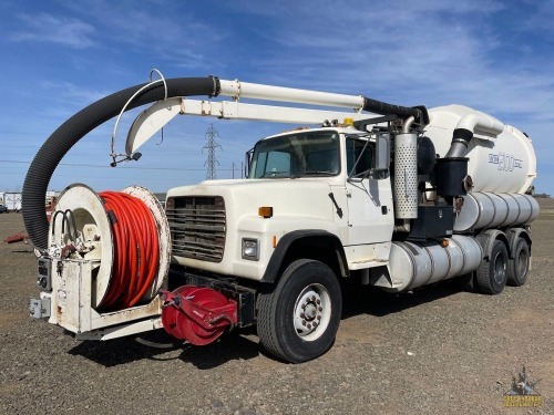 1997 Ford LT9000 Vac Truck