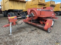 Hesston 4650 Center Feed Baler