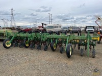 John Deere 856 Cultivator