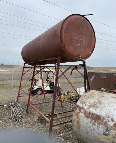 1000 Gallon Fuel Tank w/Stand