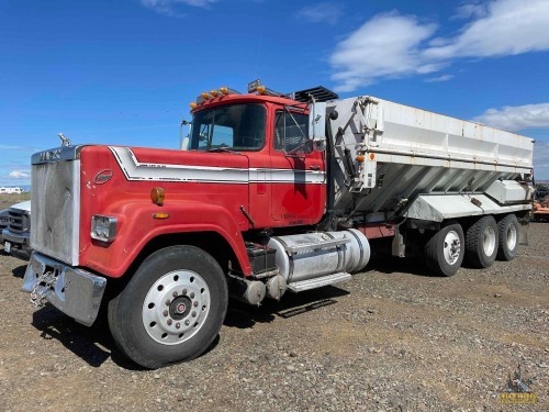 Mack RWS722LST Combo Truck