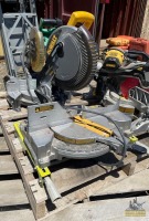 DeWalt 10" Compound Mitersaw