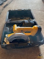 DeWalt 6-1/2" Circular Saw