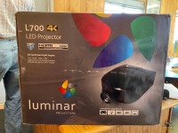 Luminar L700 Projector & Screen