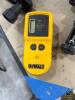 DeWalt DW074 Laser w/ DW0737 Tripod - 7