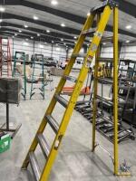 Rockriver 8' Fiberglass Ladder