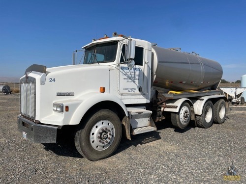 #24 1990 Kenworth T800 Tanker Truck