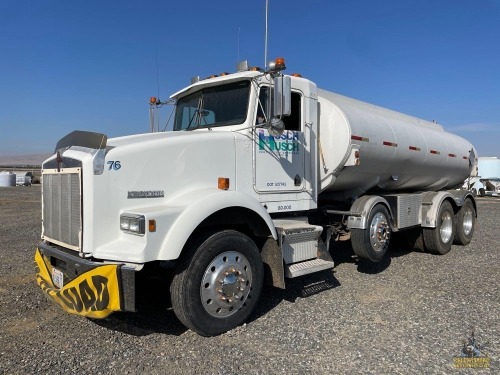 #76 1989 Kenworth T800 Tanker