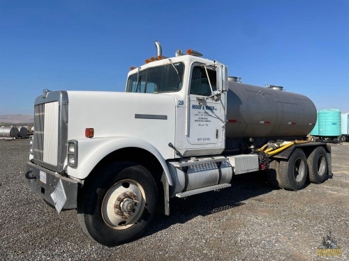 #28 1985 International F-9370 Tanker Truck