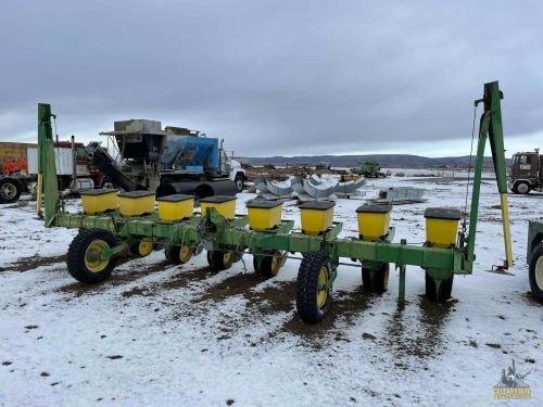 John Deere 7100 Planter