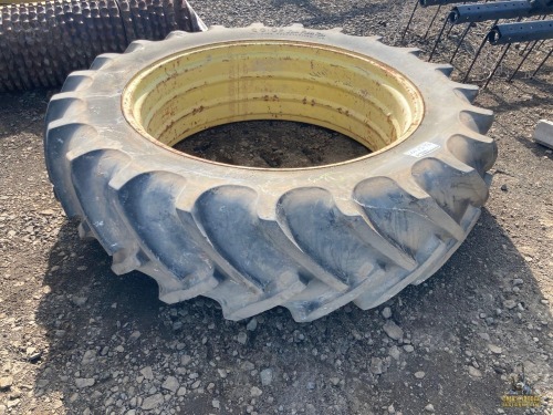 15.5x38 Tractor Tire w/Rim