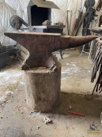 Peter Wright 362lbs Anvil w/Wood Base