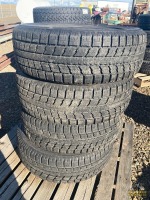 (4) 225/60R18 Tires