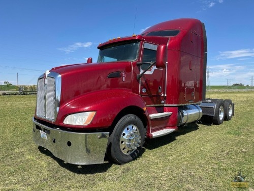 2015 Kenworth T660 Semi