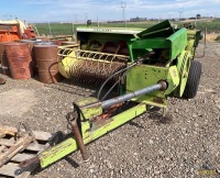 JD 346 Baler