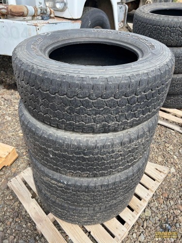 (4) LT 275/65R18 Tires