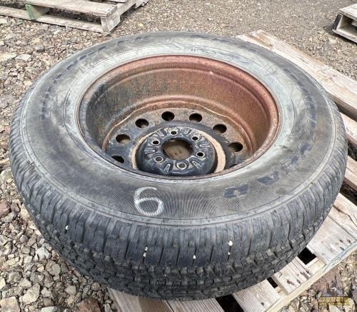 P275/65R18 Tire w/Rim