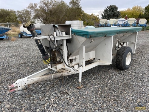 Vacuum Fertilizer Spreader