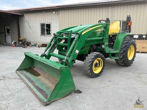 2005 John Deere 3520 MFWD Loader Tractor