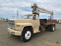 1982 Ford F800 Crane Truck