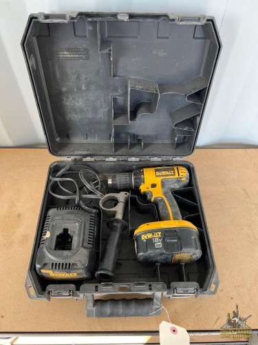 DeWalt 18V Cordless Drill W/ Battery Charger & Case