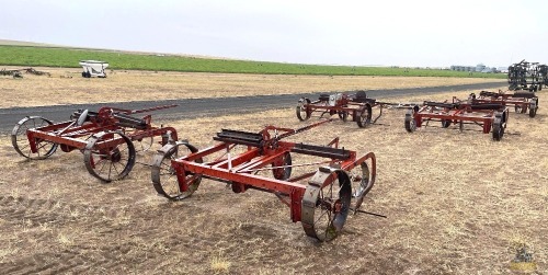 (5) IH 80 Rod Weeders w/Hitch