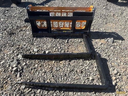 LandHoner Skid Steer Pallet Fork