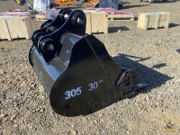 Landhero 30" Bucket