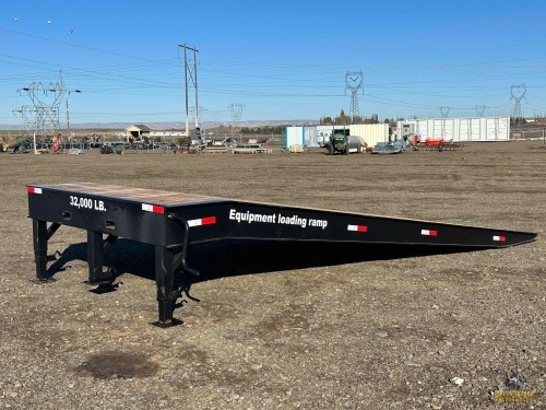 Industrias America Equipment Loading Ramp - Moses Lake