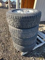 (4) 245/70R16 Tires w/Rims