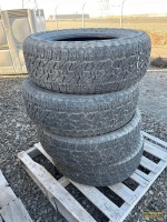 (4) 275/60R20 Tires