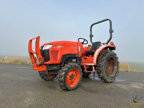 Kubota L2501 MFWD Tractor