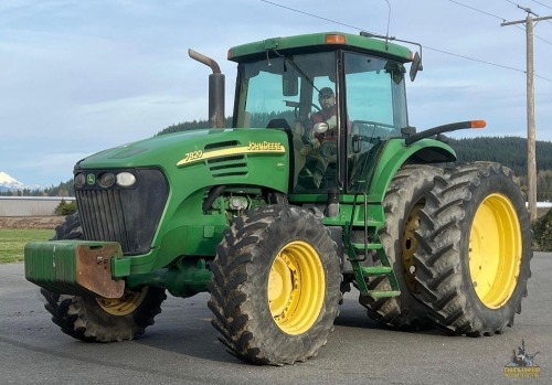 2005 John Deere 7820 MFWD Tractor