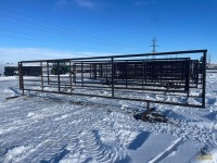 HD 24' Free Standing Cattle Panels w/ 11' Gate