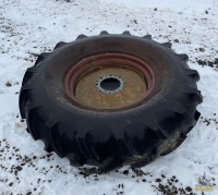 14.9x24 Circle Tire w/Rim