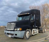 2001 Freightliner C120 Semi Truck