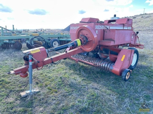 Hesston 4650 Baler