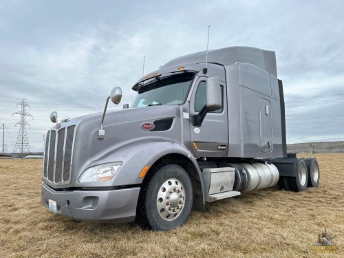 2014 Peterbilt 579 Semi Truck