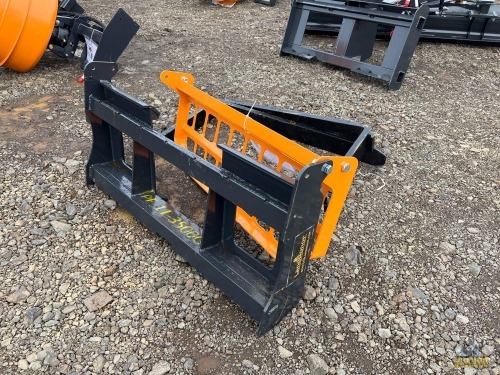 LandHonor Skid Steer Pallet Fork