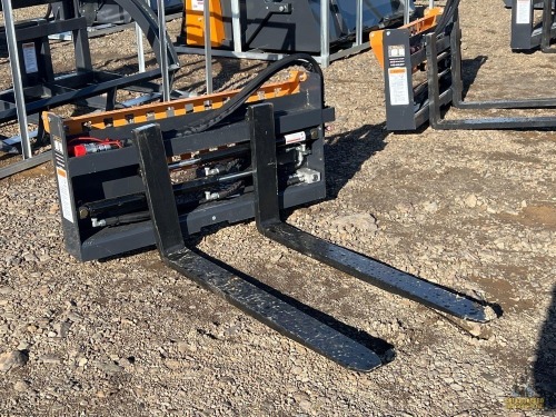 Wolverine Skid Steer Hydraulic Pallet Fork