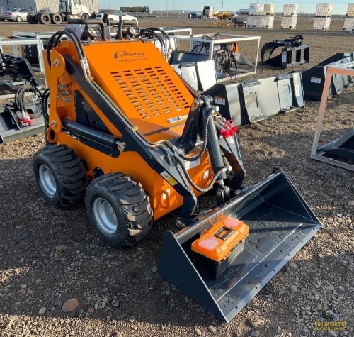 LandHero Mini Skid Steer