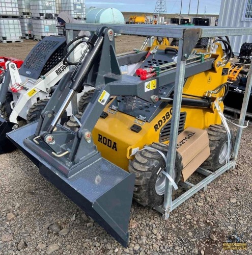 Roda RD380 Mini Skid Steer