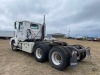 1995 White GMC WCA Areo Semi - 3