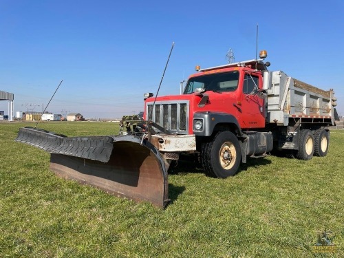 1994 International 2574 Dump Truck