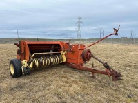 New Holland 285 Baler