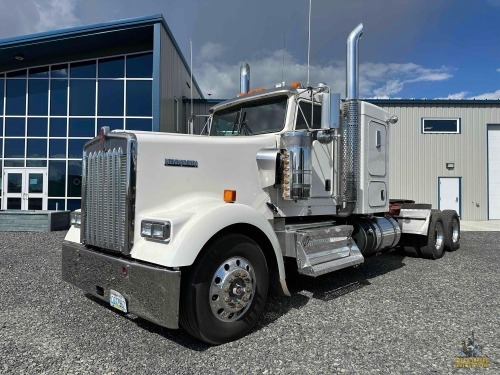 2015 Kenworth W900 Semi Truck