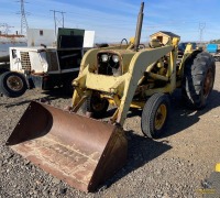 John Deere 2010 Loader Tractor