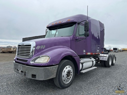 2006 Freightliner Columbia 120 Semi Truck