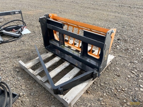 LandHonor Skid Steer Pallet Fork