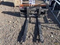 Wolverine Skid Steer Hydraulic Pallet Fork